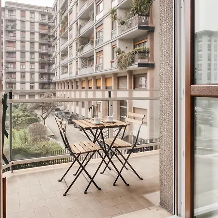 Apartman Joivy Beautiful And Modern With 2 Balconies Milánó